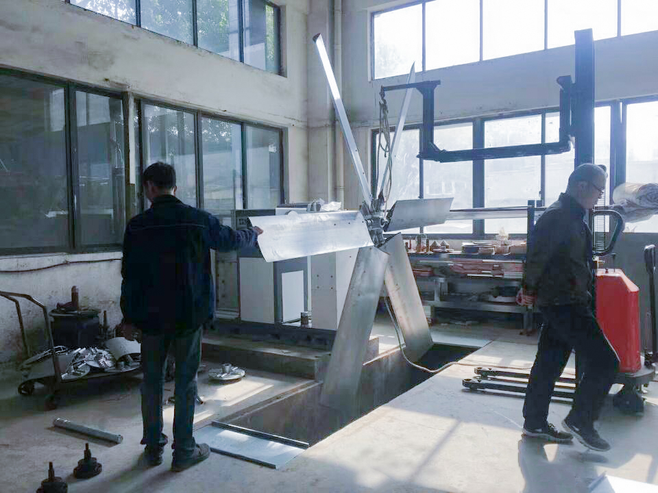 The sensor signal of the balancing machine fluctuates greatly