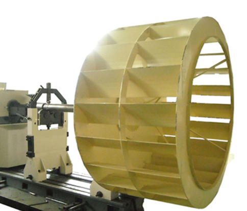 The universal dynamic balancing machine must be calibrated before use